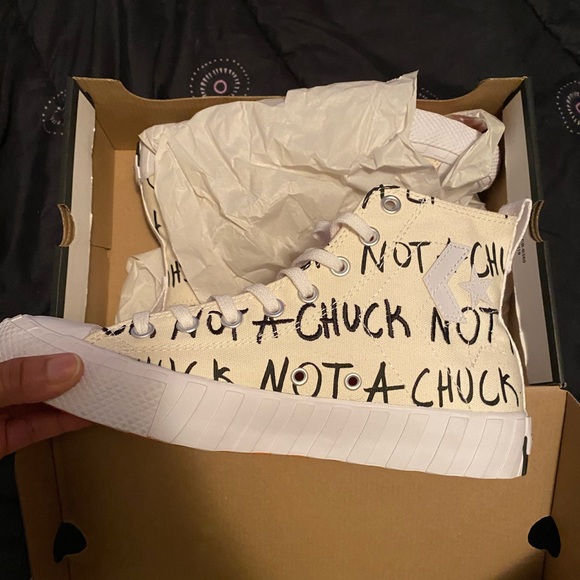 Converse - Picture 3 of 4